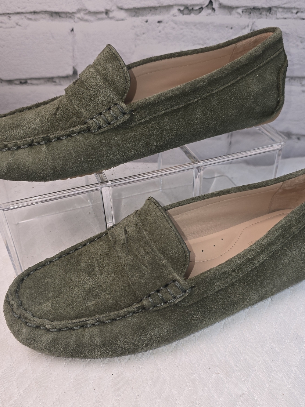 FLAG LTD OLIVE GREEN SUEDE PENNY LOAFERS DRIVING SHOE WOMENS SIZE 6.5 - Picture 3 of 11
